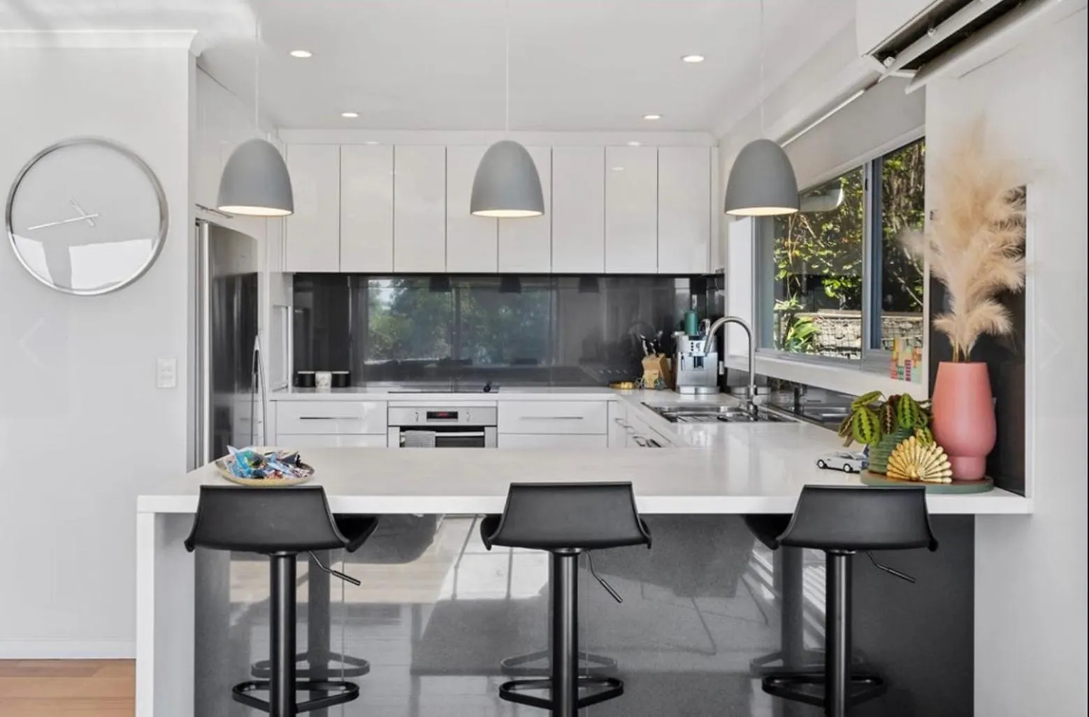 Nicolas Escape Panoramic Views Luxury And Space Hobart