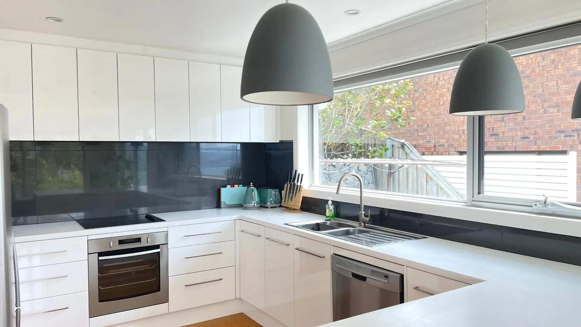 Villa Nicolas Escape Panoramic Views Luxury And Space Hobart